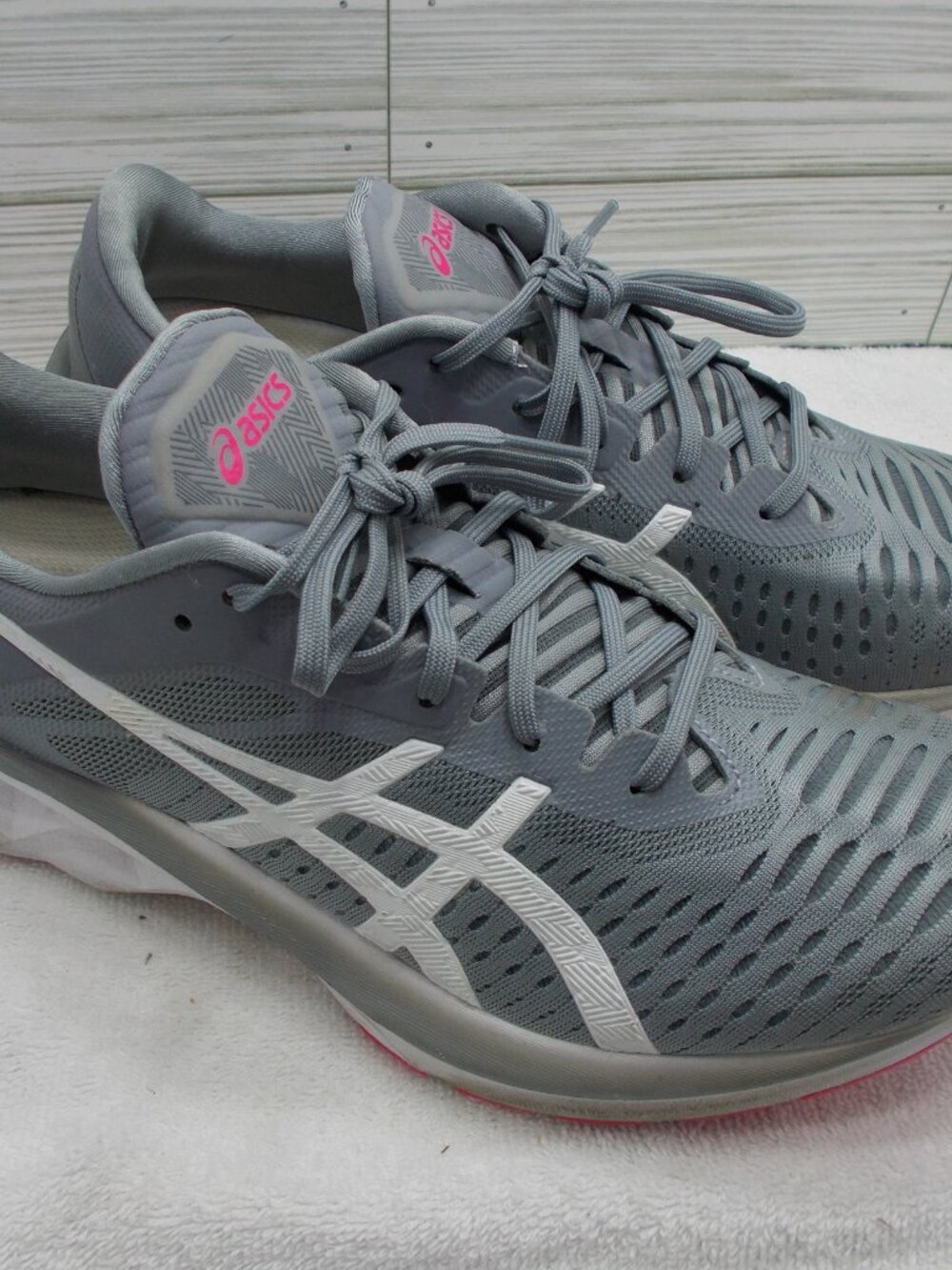 Asics Novablast Women's 10 Shoes Sheet Rock White 1012A584